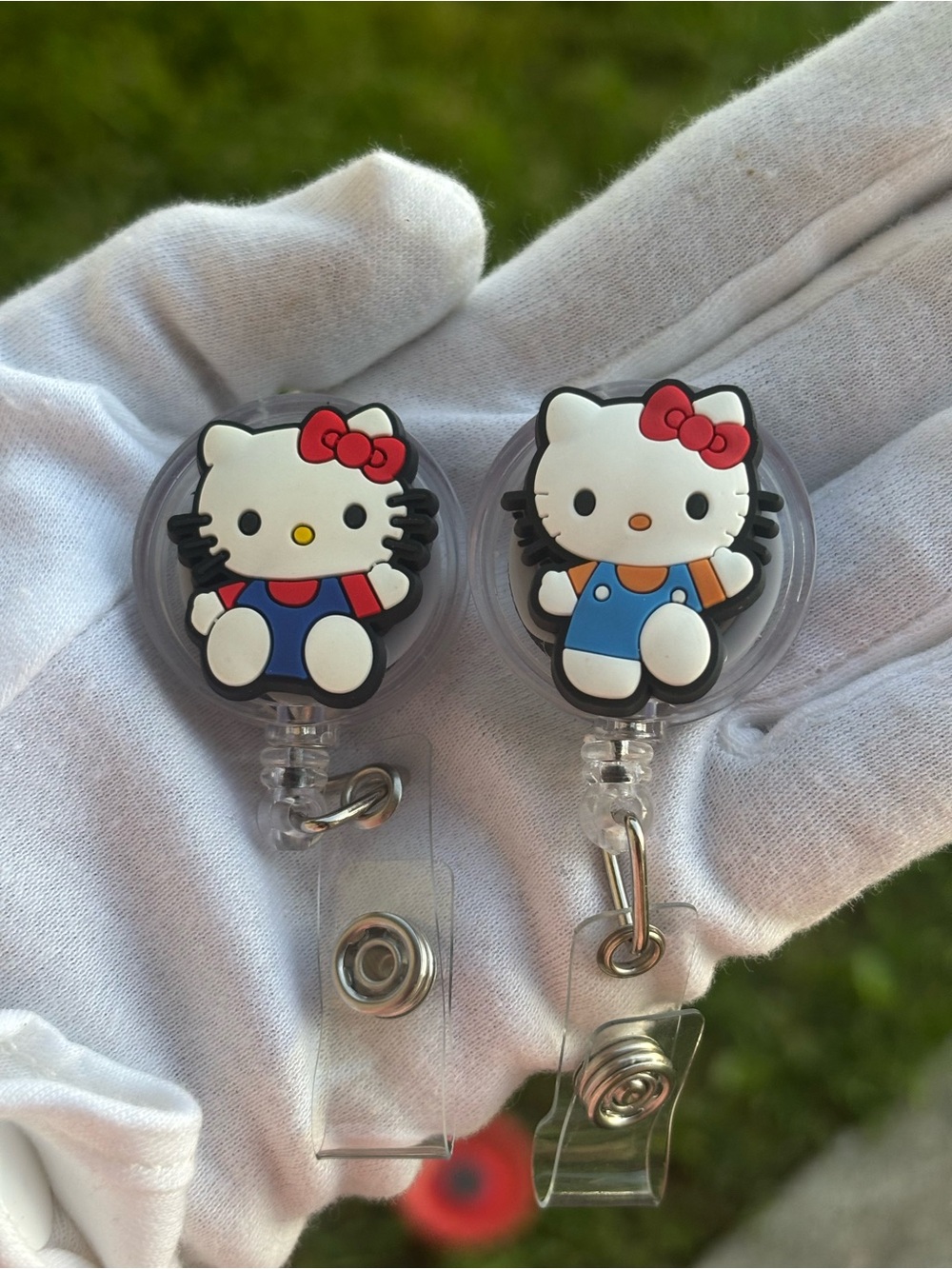 Hello Kitty Kids Badge Reels - White with Red Bow and Blue Outfit